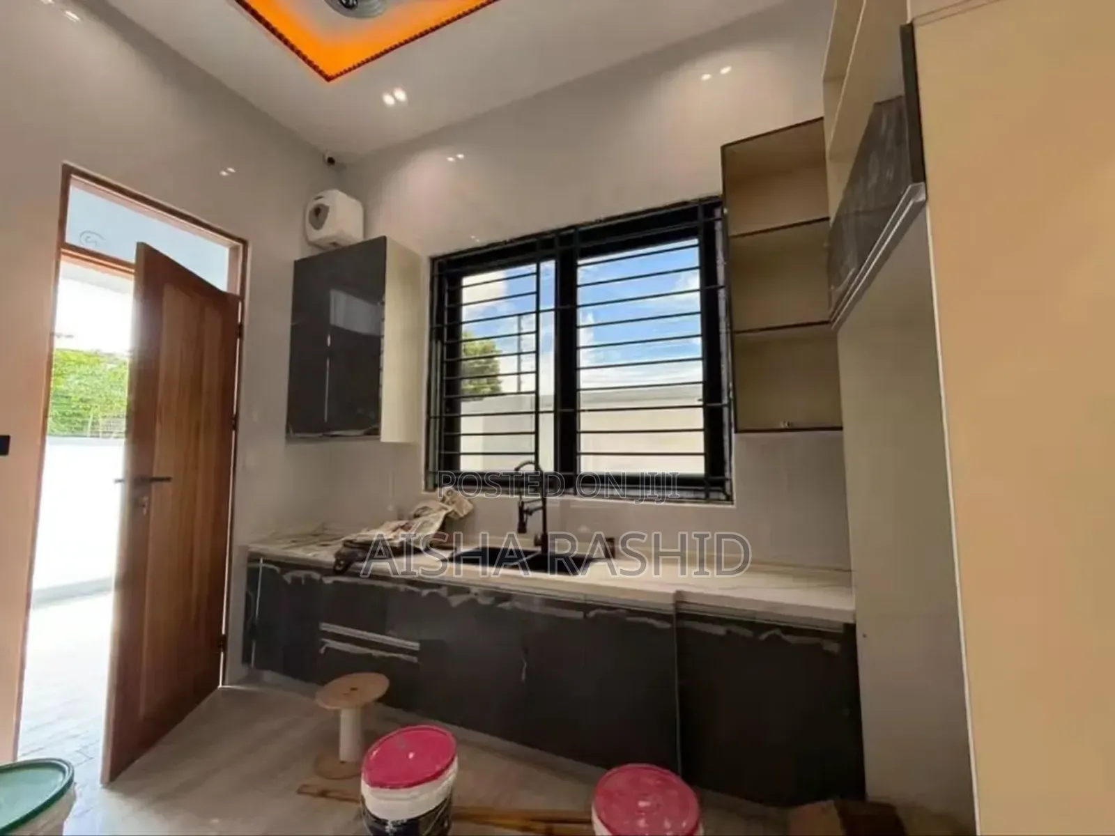 5bdrm House in Goba for sale