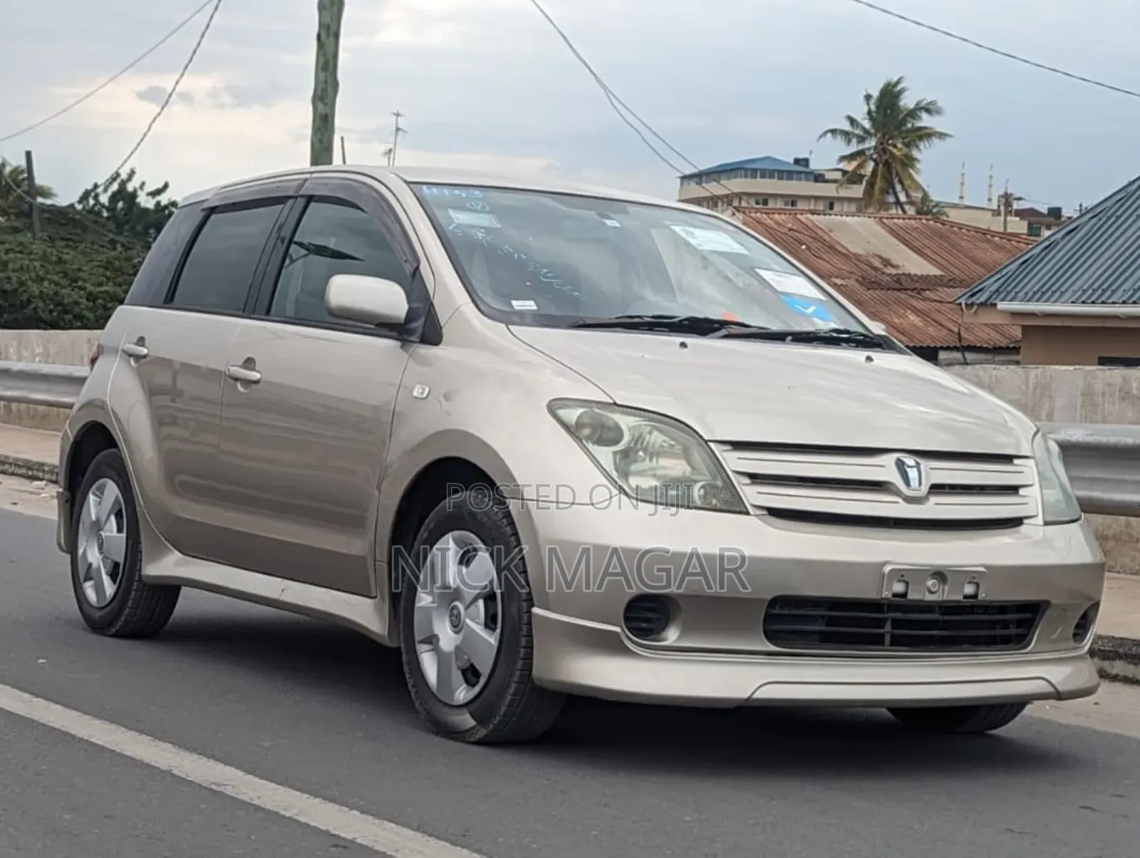 Toyota IST 2004