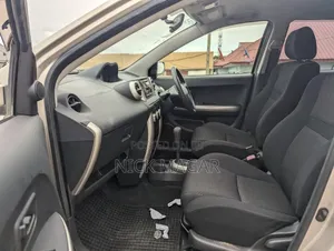 Toyota IST 2004