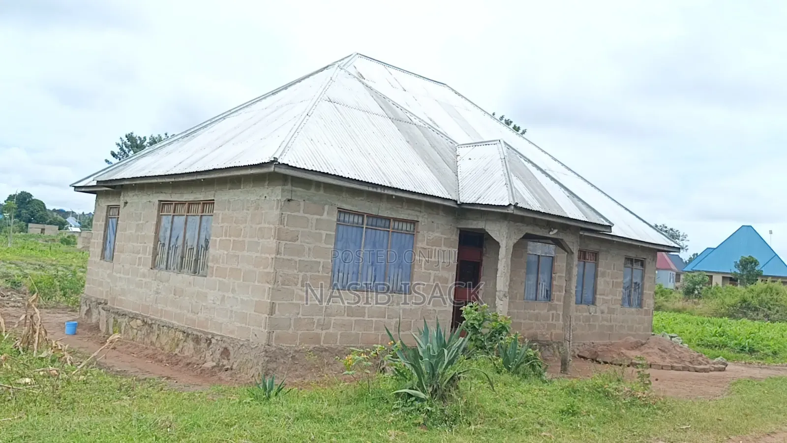 4bdrm House in Buswelu for sale