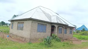 4bdrm House in Buswelu for sale