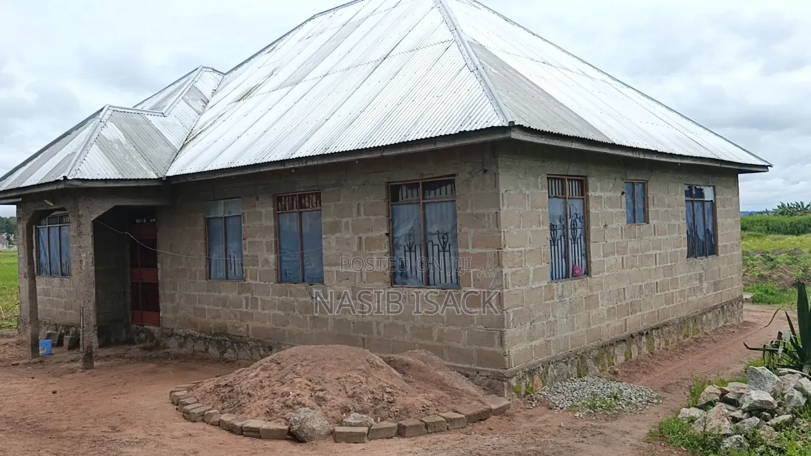 4bdrm House in Buswelu for sale