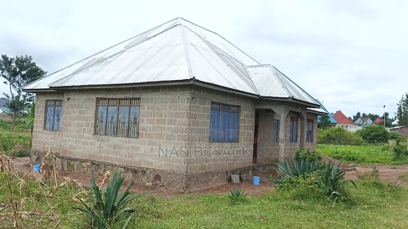 4bdrm House in Buswelu for sale