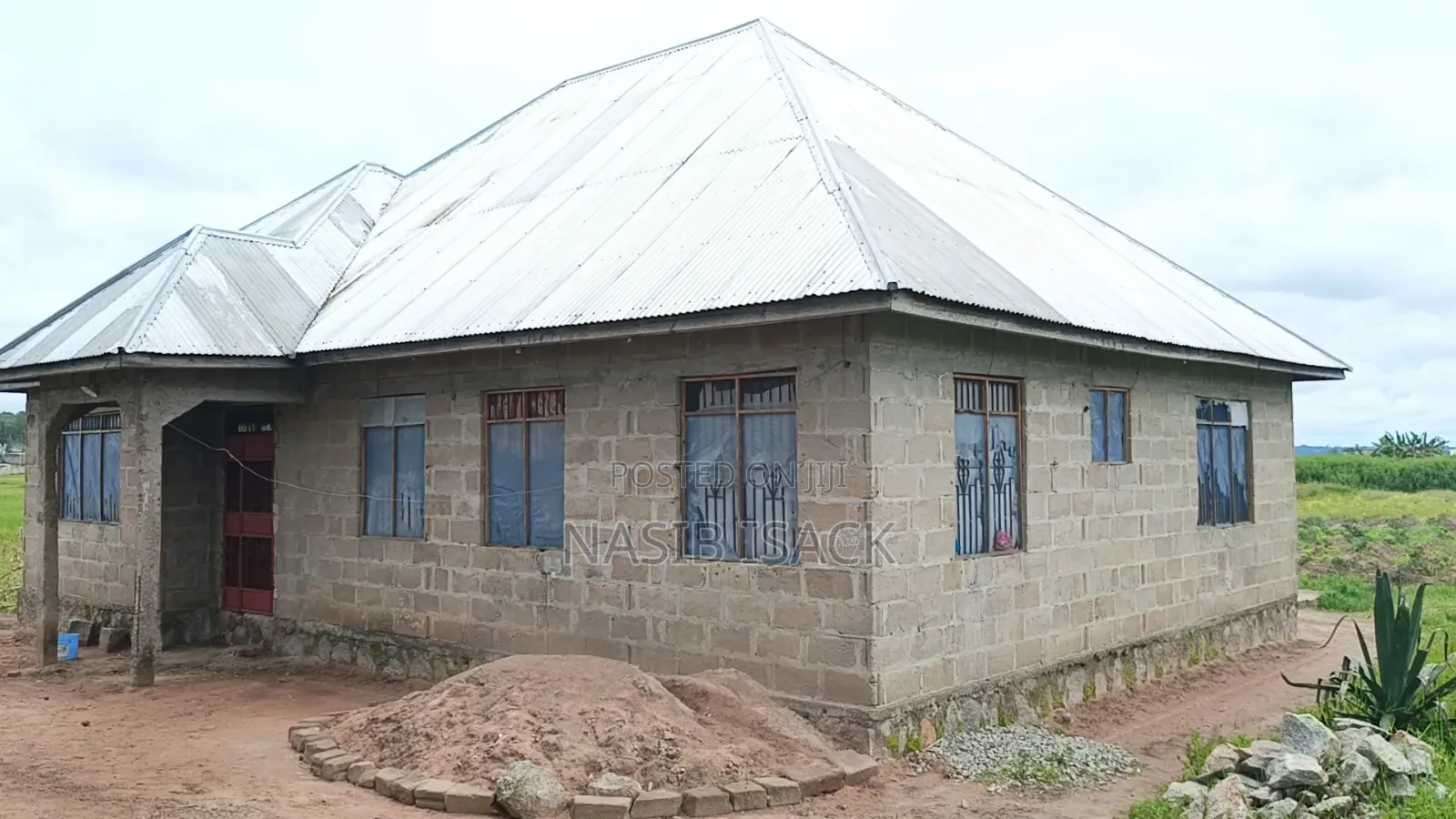 4bdrm House in Buswelu for sale