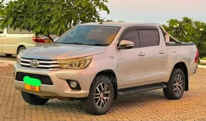 Toyota Hilux 2019 Gray