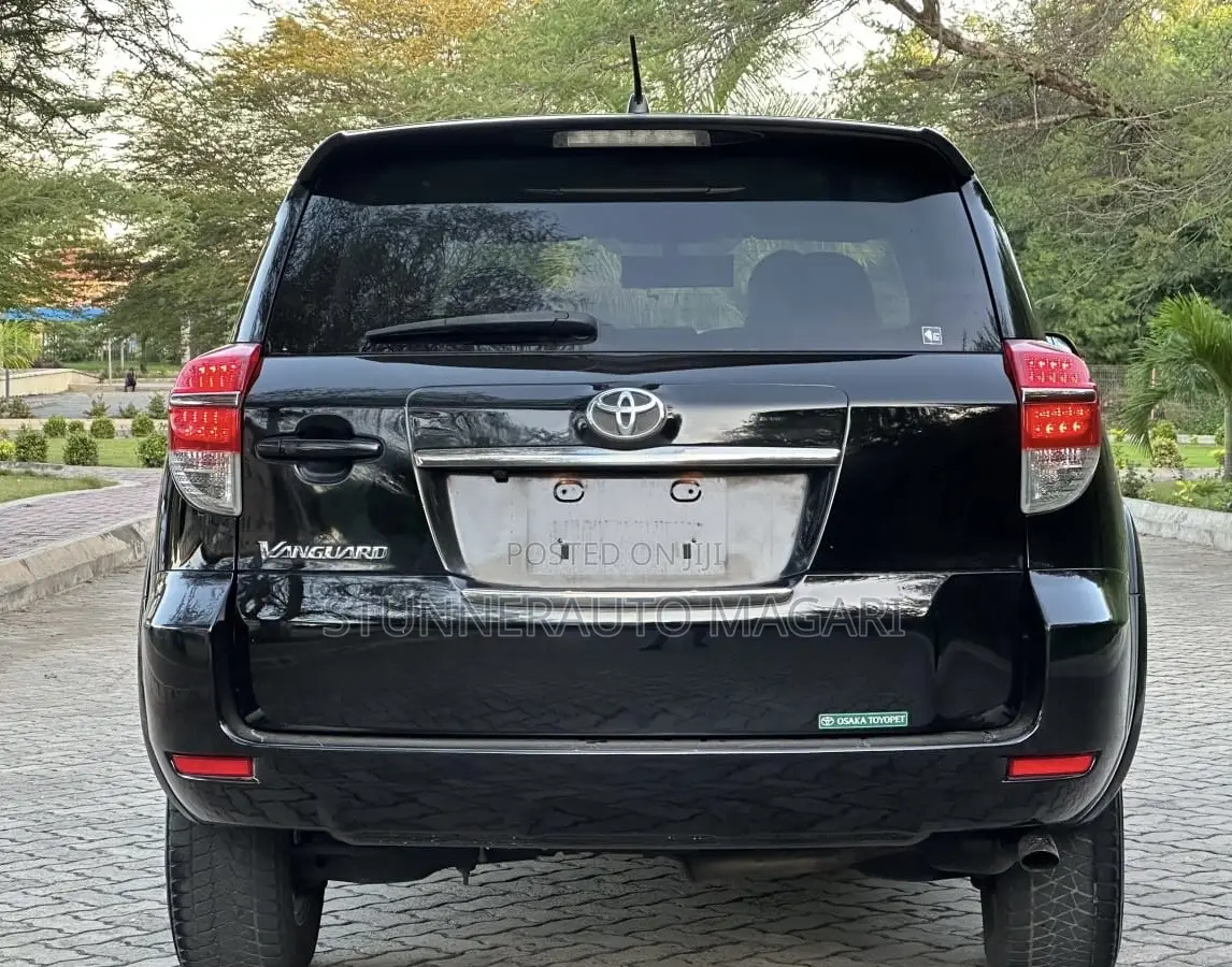 Toyota Vanguard 2013 Black