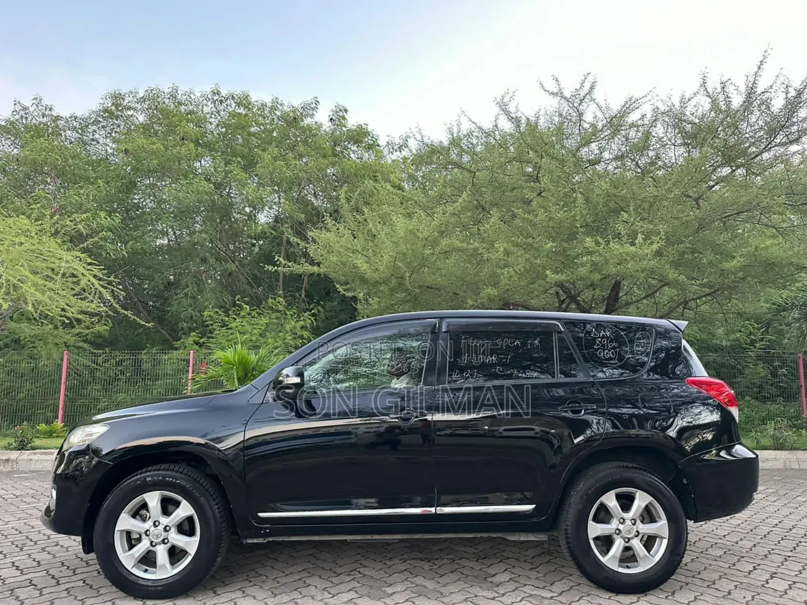 Toyota Vanguard 2012 Black