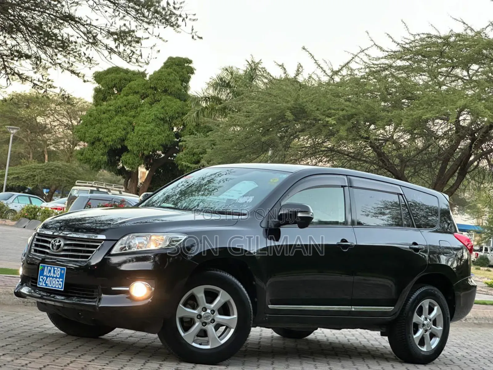 Toyota Vanguard 2012 Black