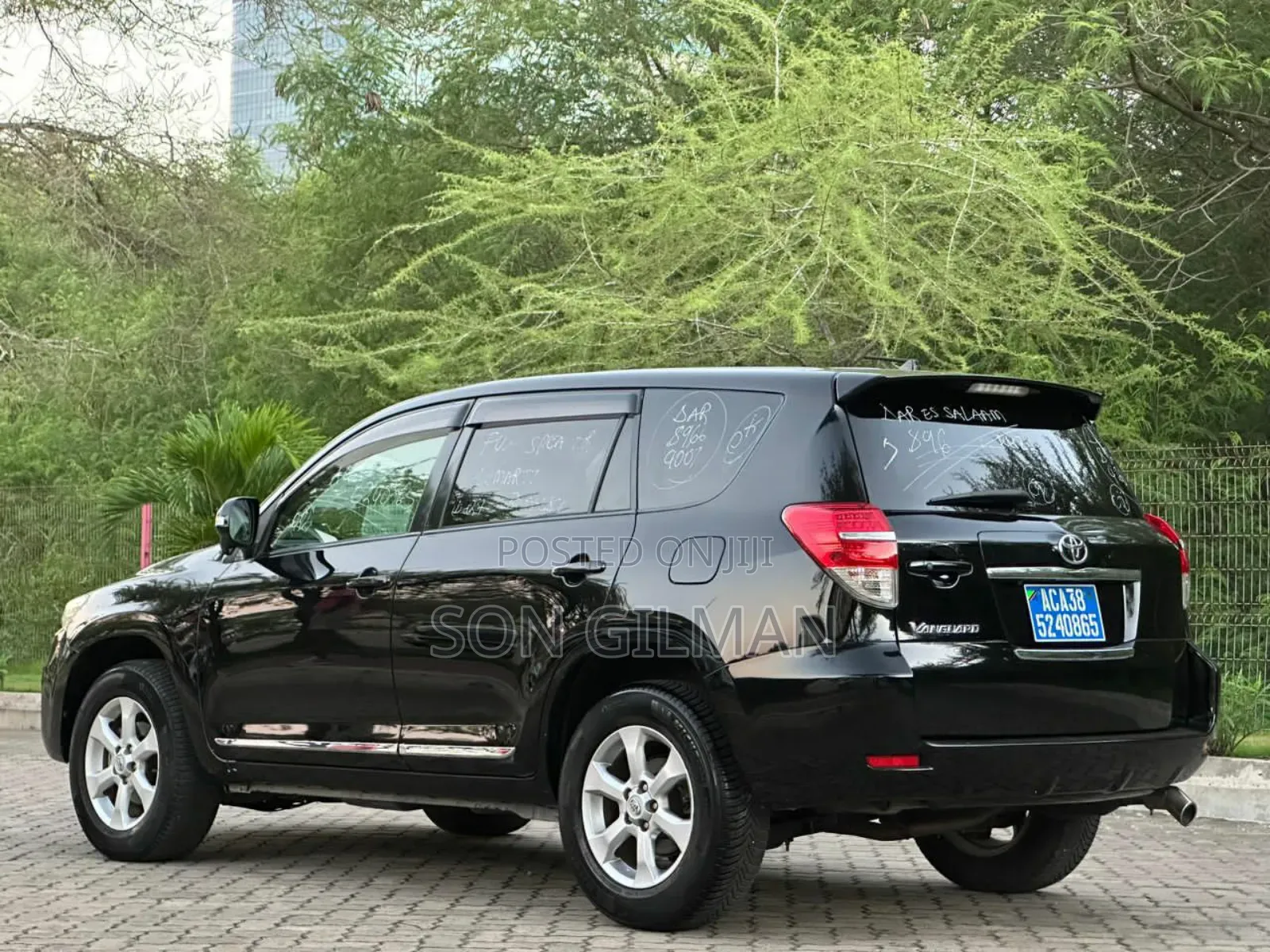 Toyota Vanguard 2012 Black