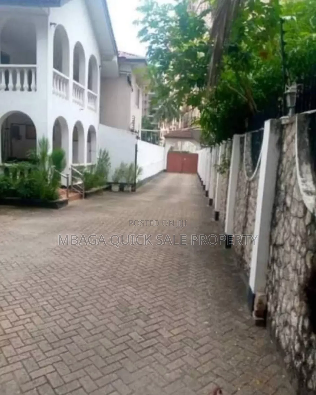4bdrm House in Upanga East for sale