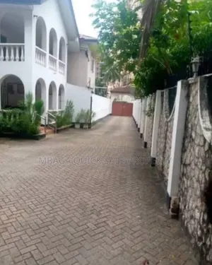 4bdrm House in Upanga East for sale
