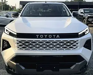 New Toyota Hilux 2025 Pearl