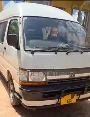 Toyota HiAce 2002 White