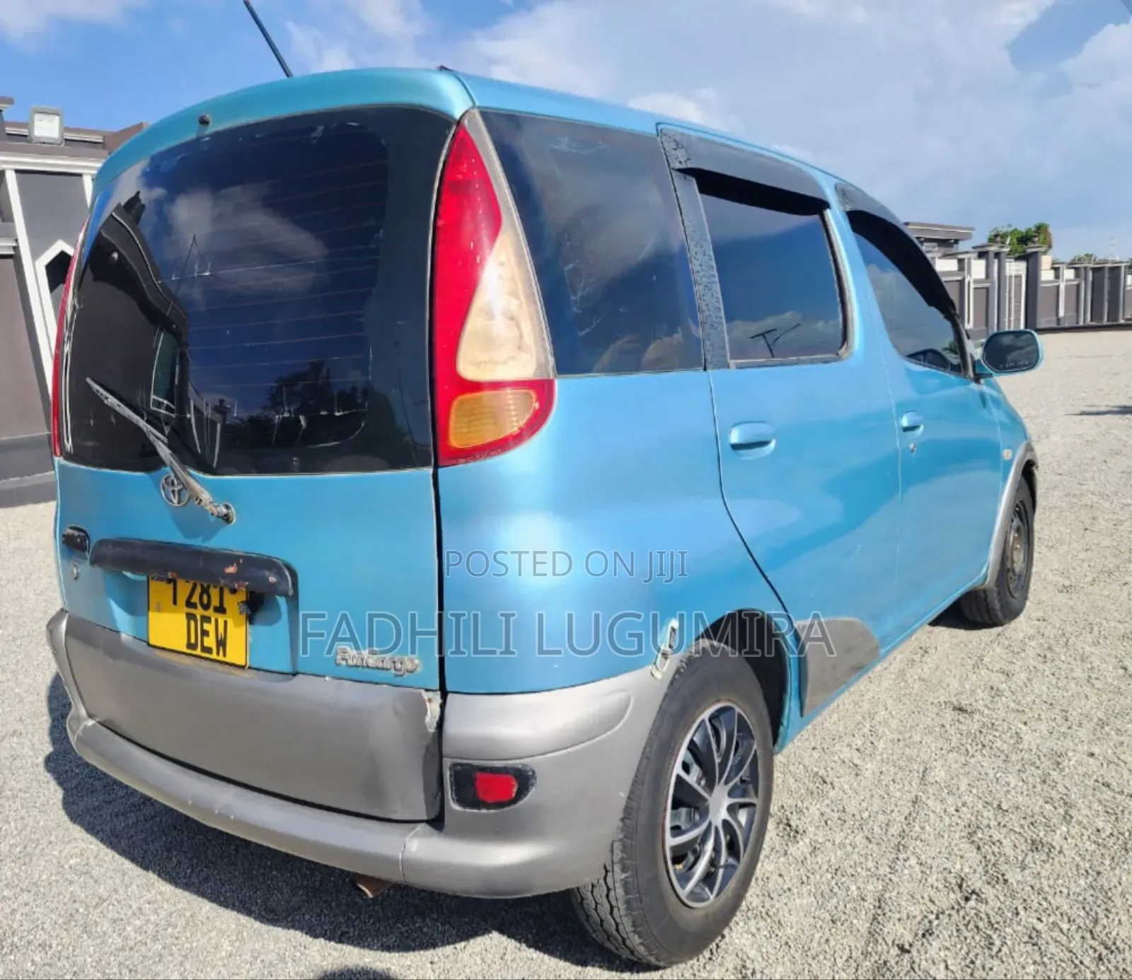 Toyota Fun Cargo 2004 Blue