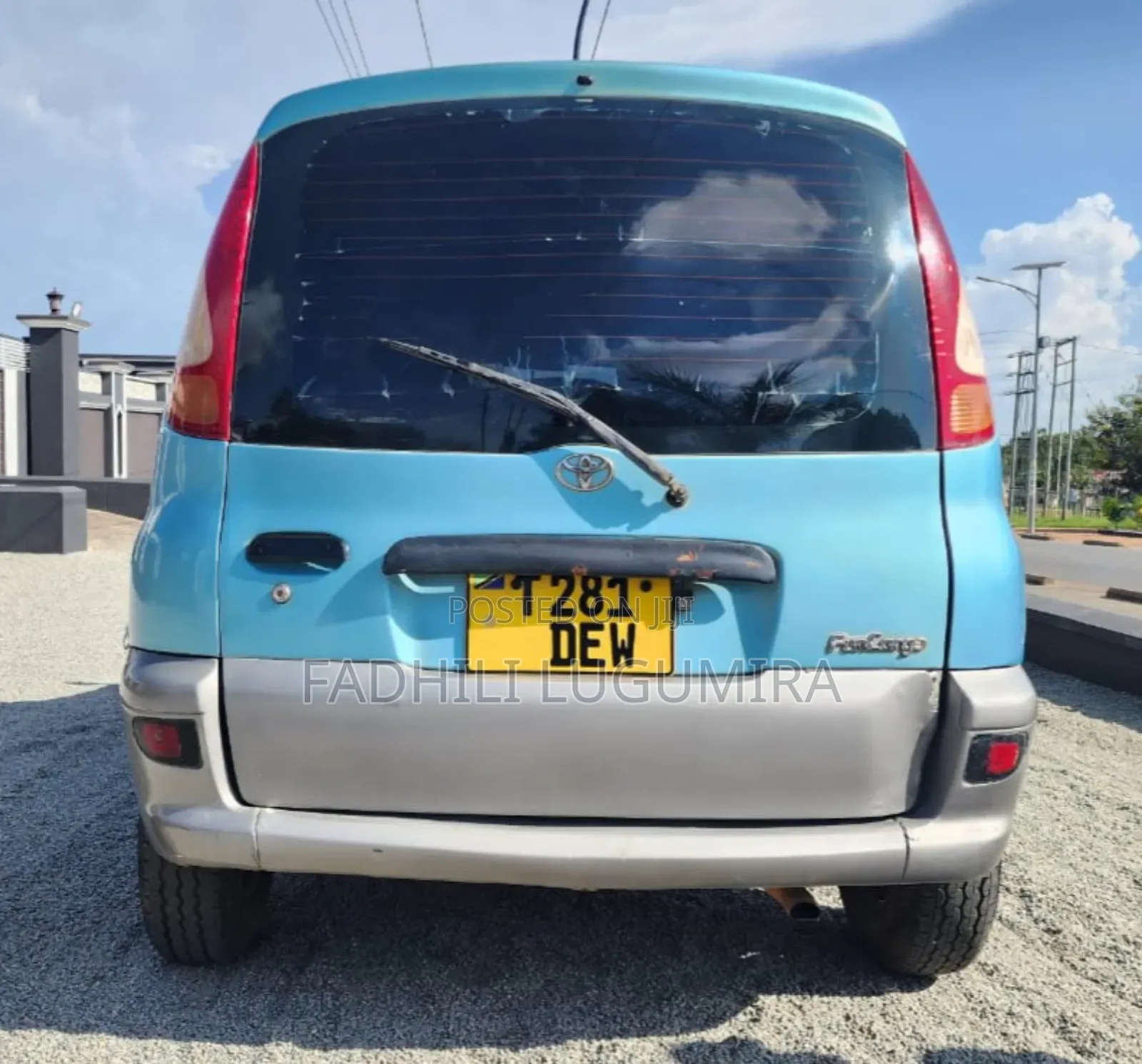 Toyota Fun Cargo 2004 Blue