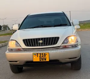 Toyota Harrier 2001 White