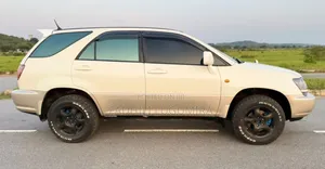 Toyota Harrier 2001 White