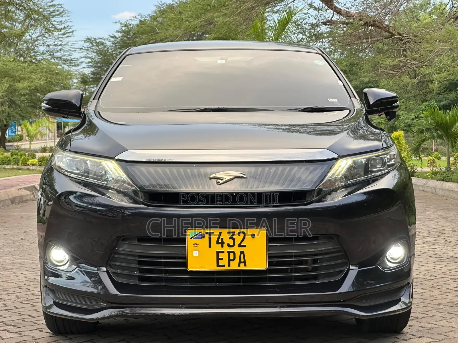 Toyota Harrier 2.5 Hybrid 4WD 2015 Black