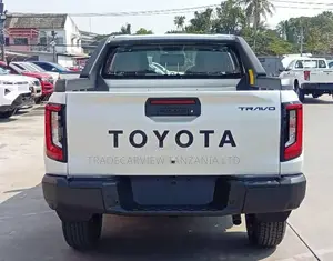 New Toyota Hilux 2025 White
