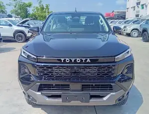 New Toyota Hilux 2025 Black