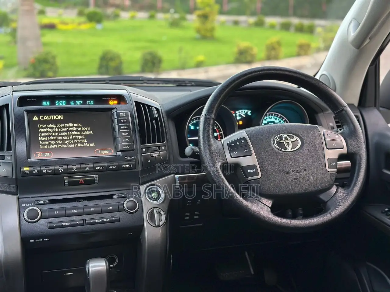 Toyota Land Cruiser 2010 White