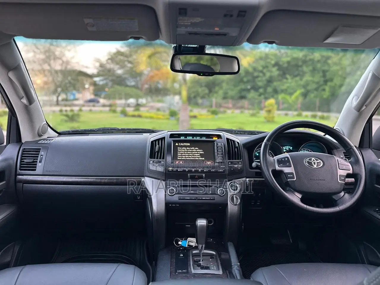 Toyota Land Cruiser 2010 White