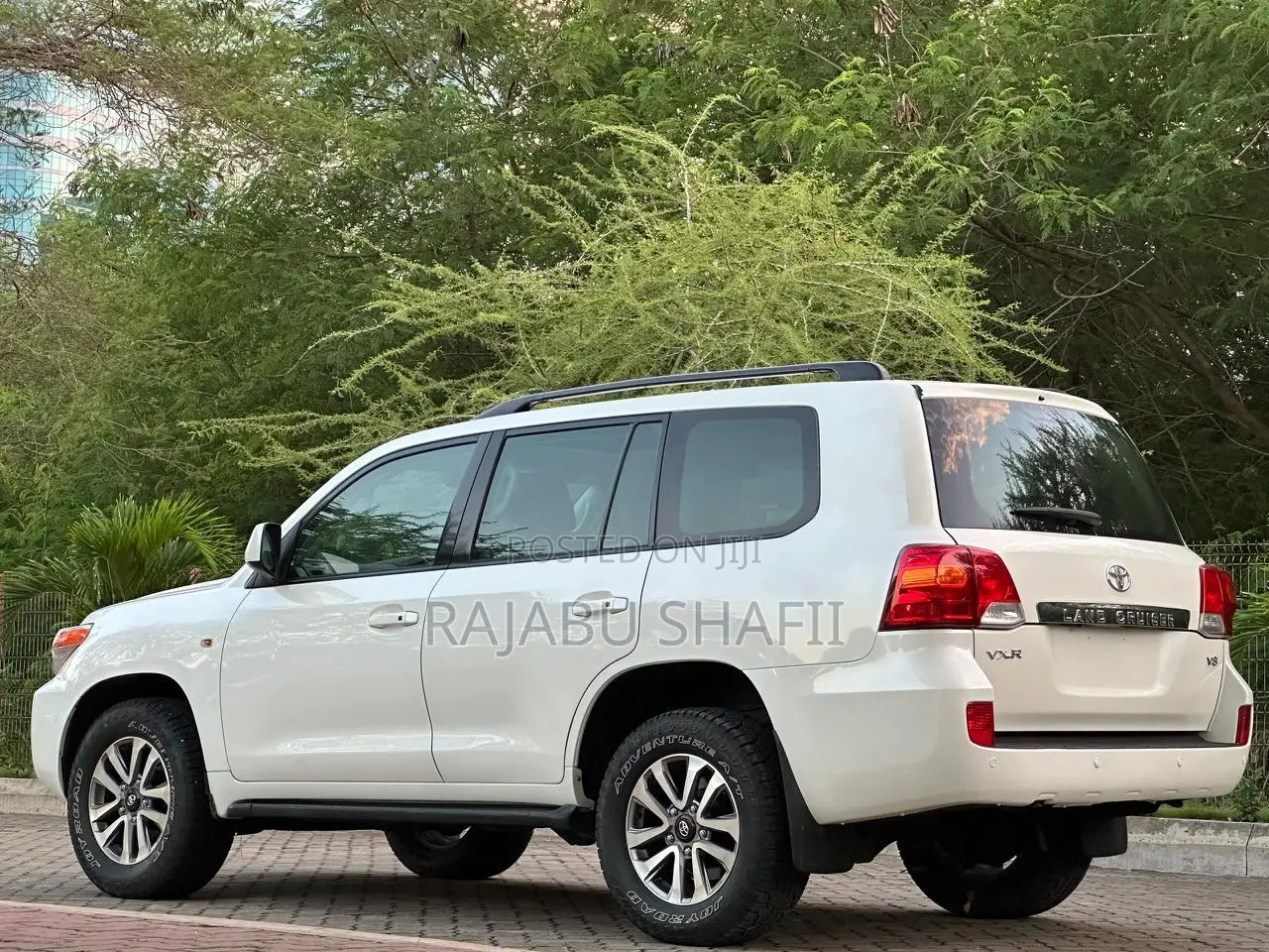 Toyota Land Cruiser 2010 White