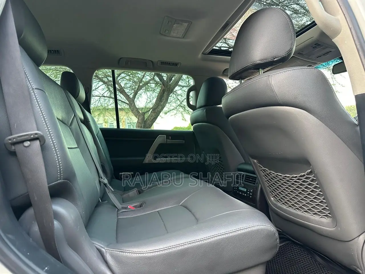 Toyota Land Cruiser 2010 White