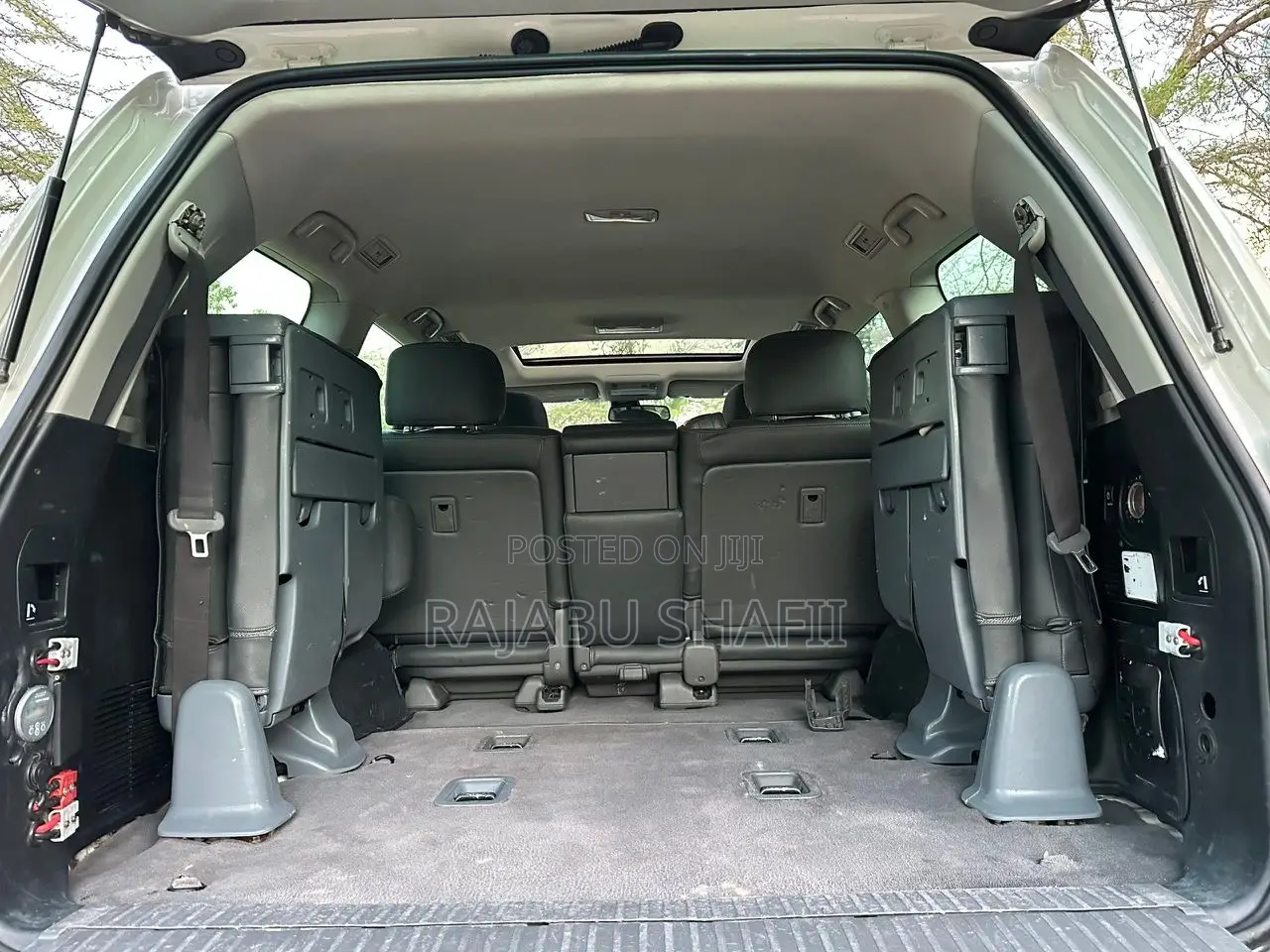 Toyota Land Cruiser 2010 White