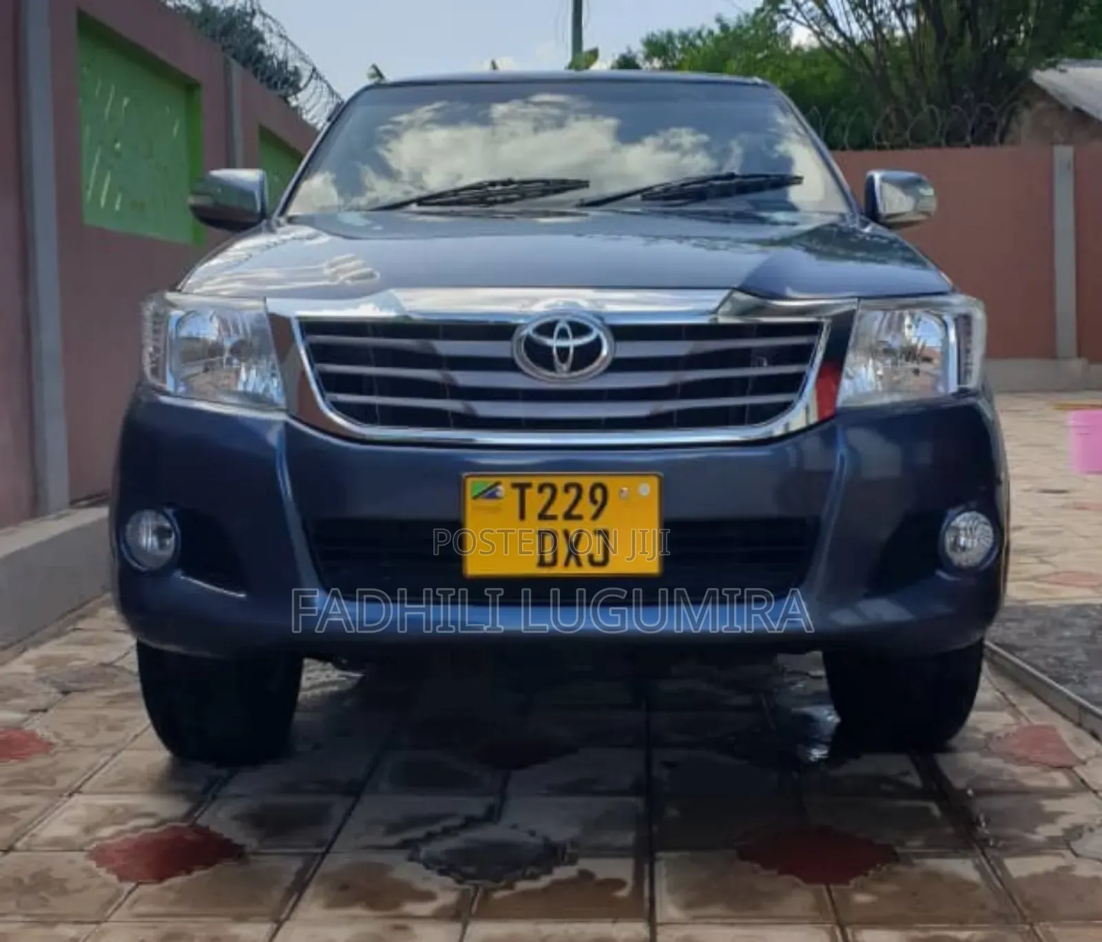 Toyota Hilux 2013 Blue