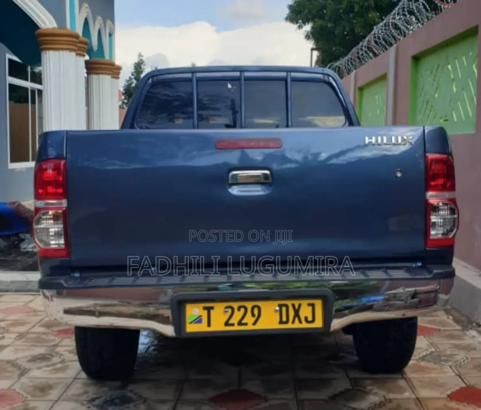 Toyota Hilux 2013 Blue