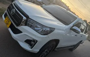 Toyota Hilux 2018 White