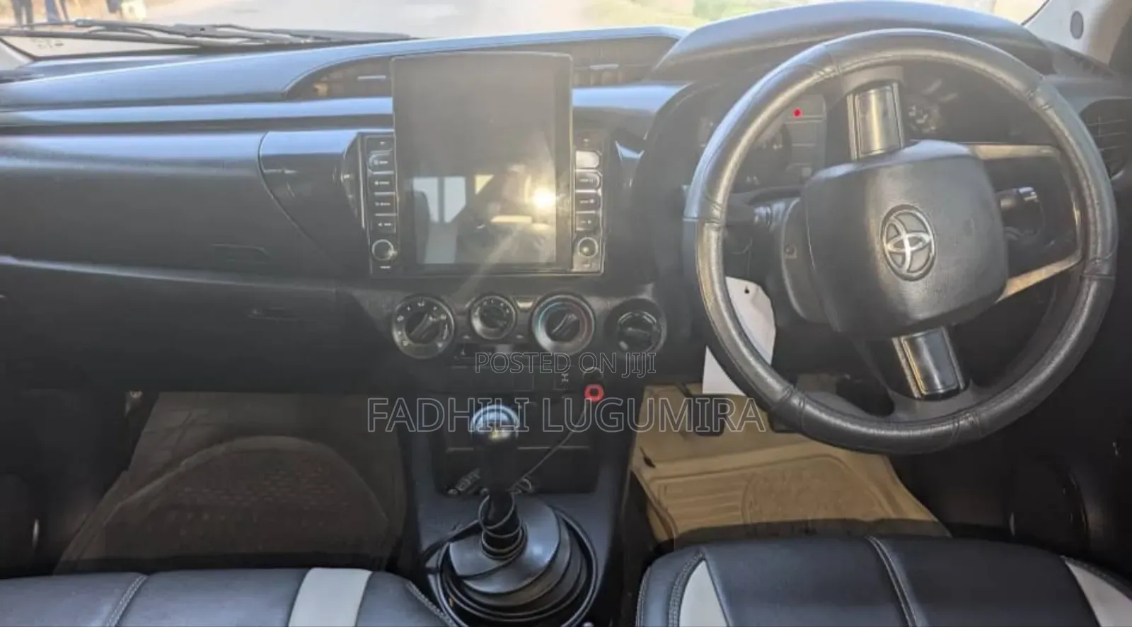 Toyota Hilux 2018 White