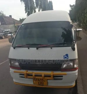 Toyota HiAce 1999 Pearl