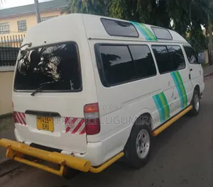 Toyota HiAce 1999 Pearl