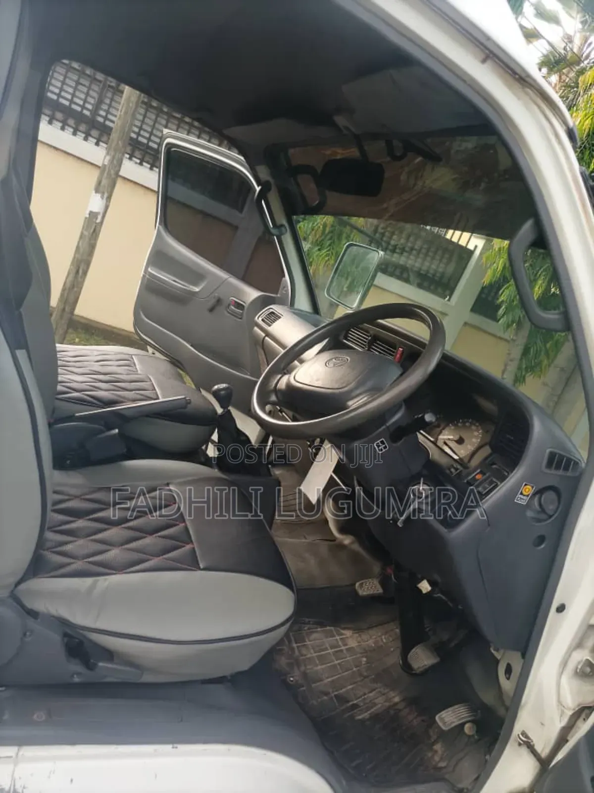 Toyota HiAce 1999 Pearl
