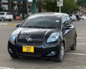 Toyota Vitz 2008 Black