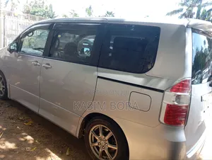 Toyota Noah 2008 Silver