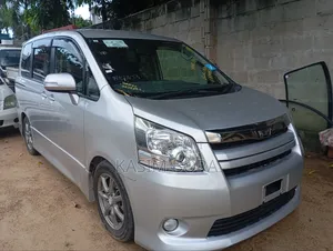 Toyota Noah 2008 Silver