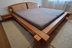 Kitanda Cha Magogo Na Sofa Simple