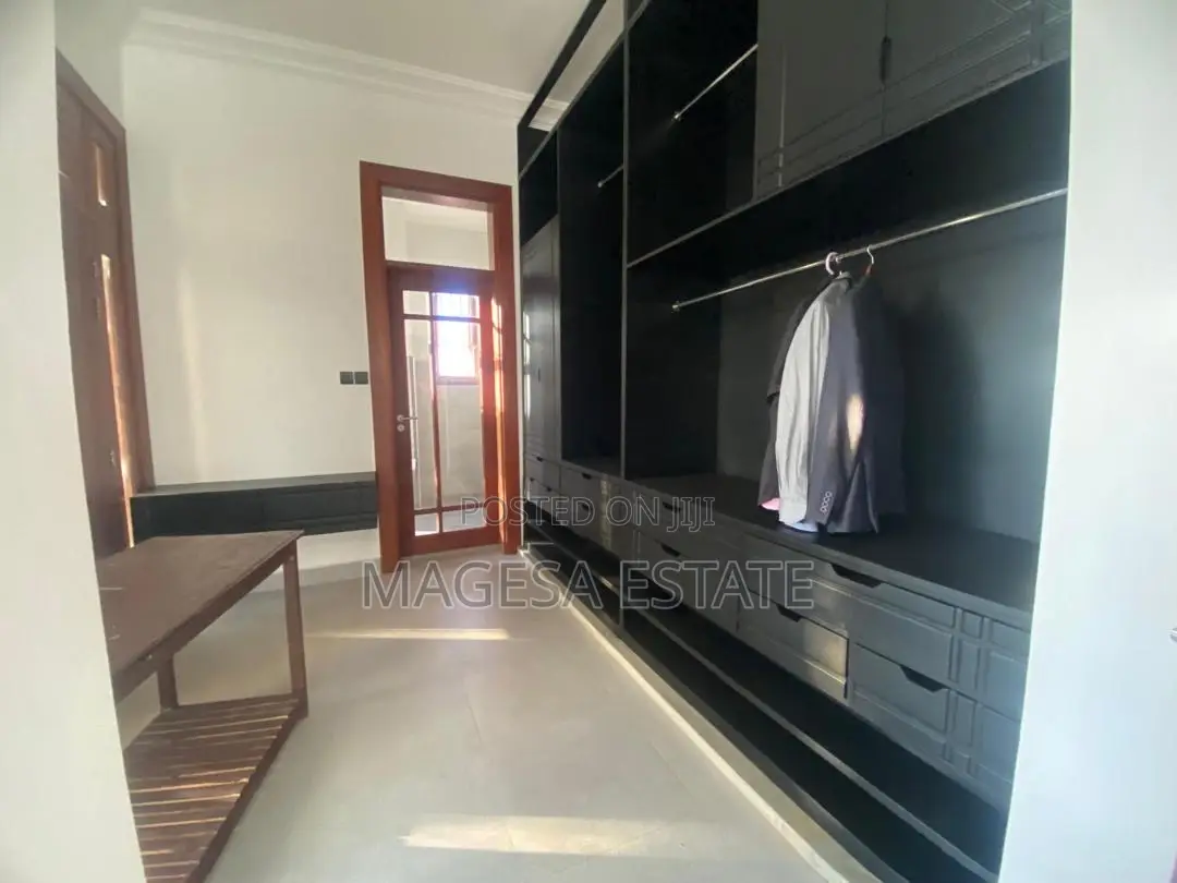 5bdrm House in Gezaulole, Kigamboni for sale