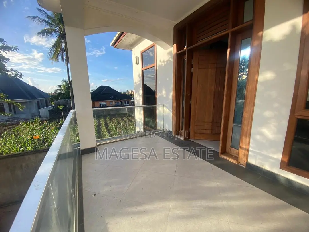 5bdrm House in Gezaulole, Kigamboni for sale