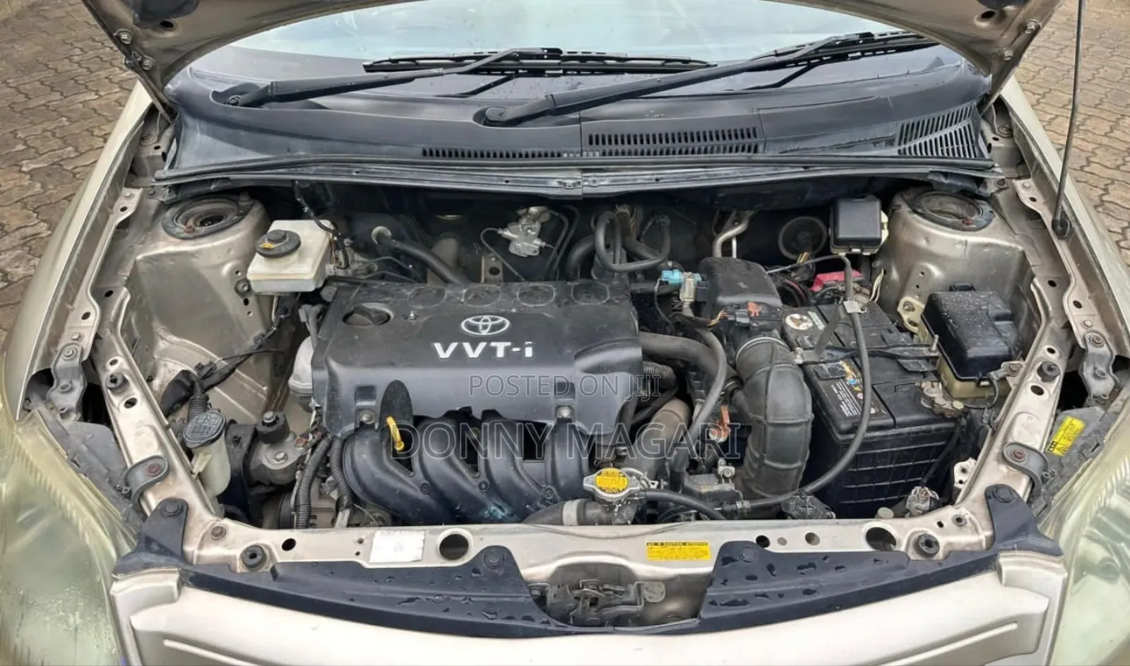Toyota IST 2004 Gold