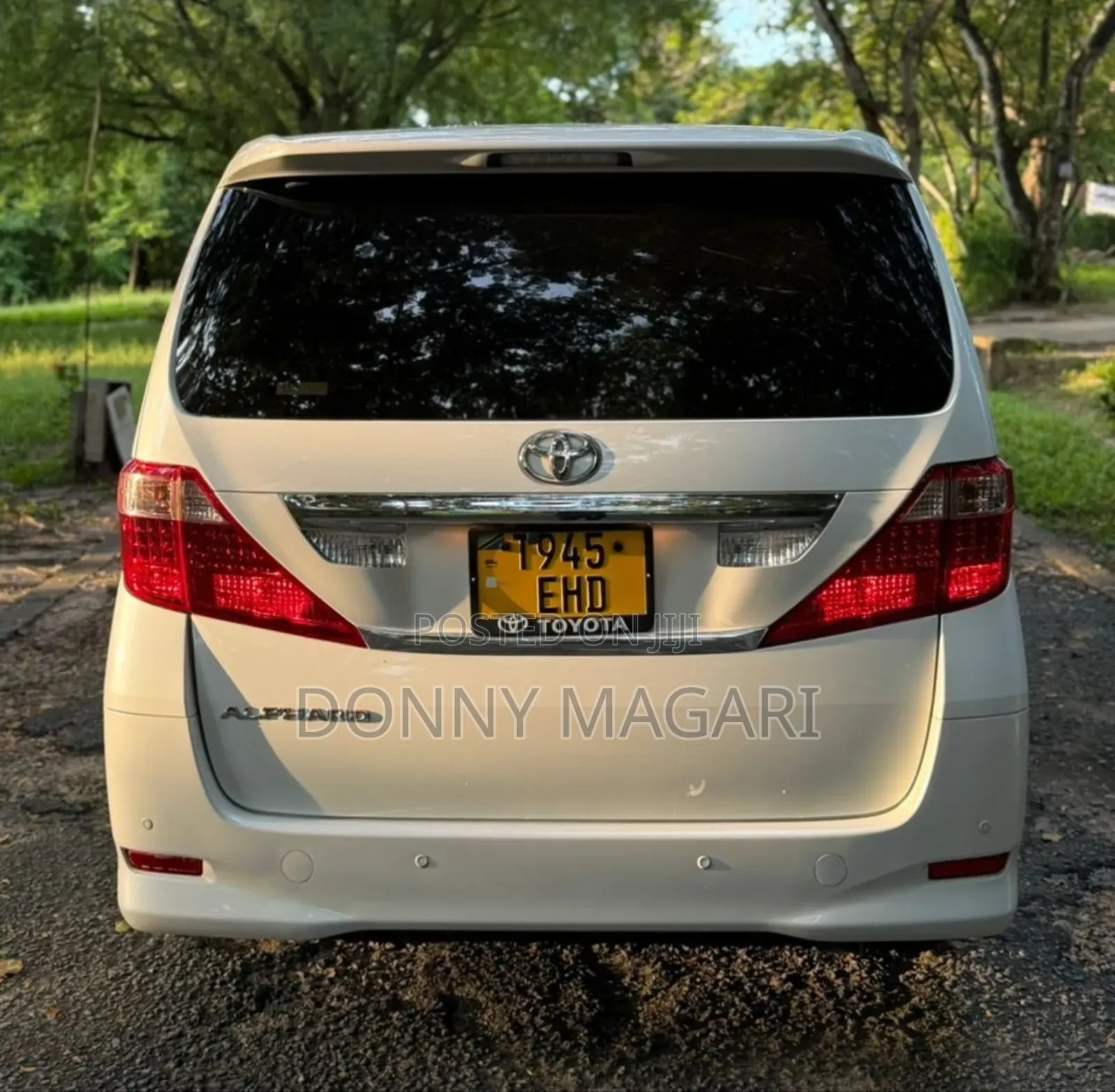 Toyota Alphard 2011 White