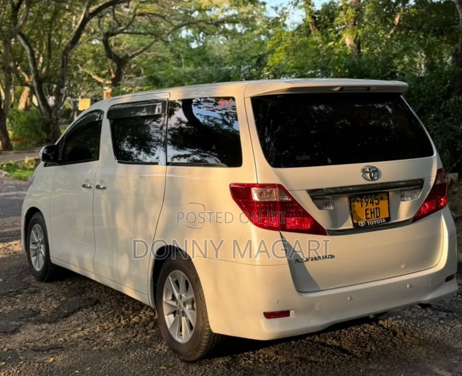 Toyota Alphard 2011 White