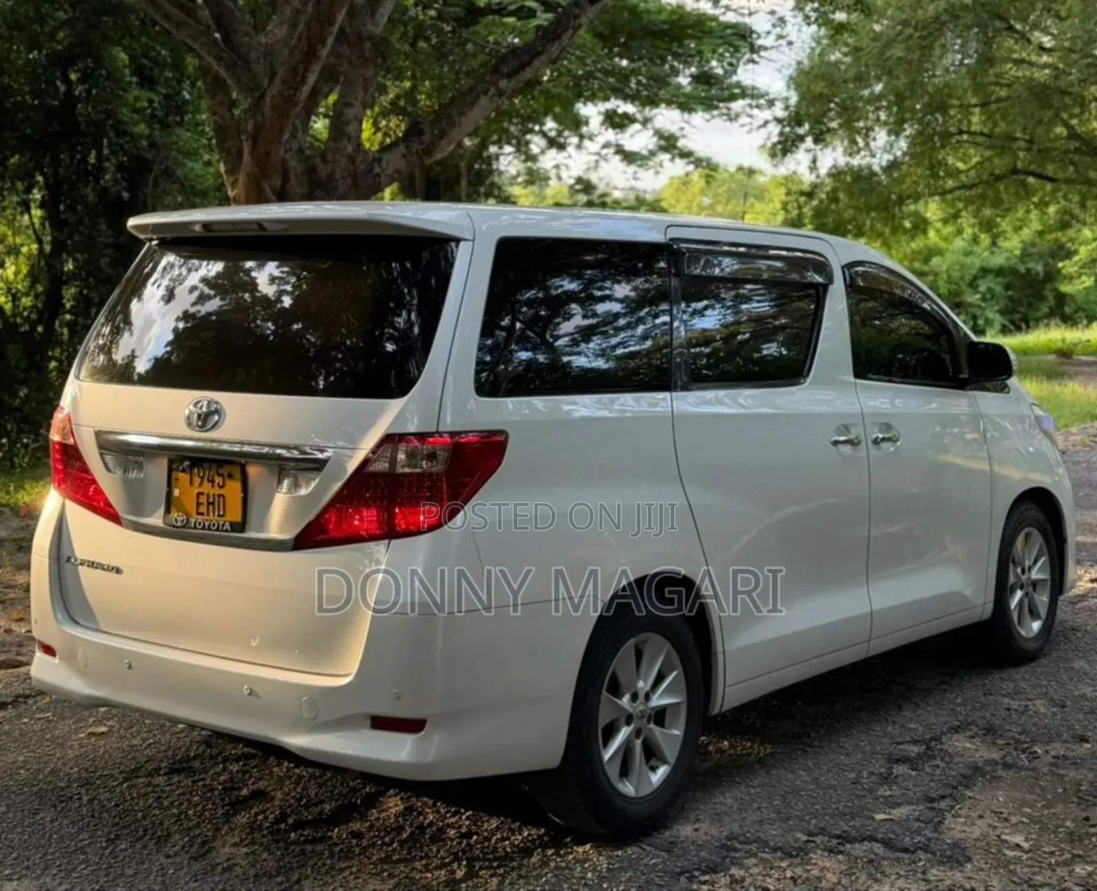 Toyota Alphard 2011 White
