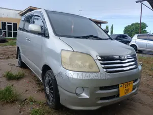 Toyota Noah 2008 Silver