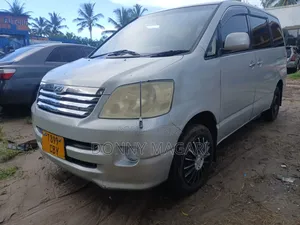 Toyota Noah 2008 Silver