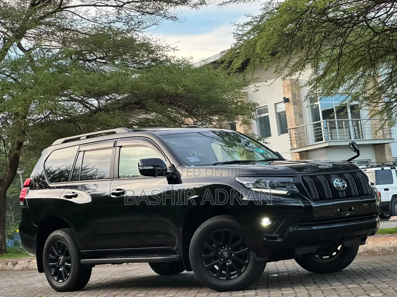 Toyota Land Cruiser Prado 2.7 2023 Black