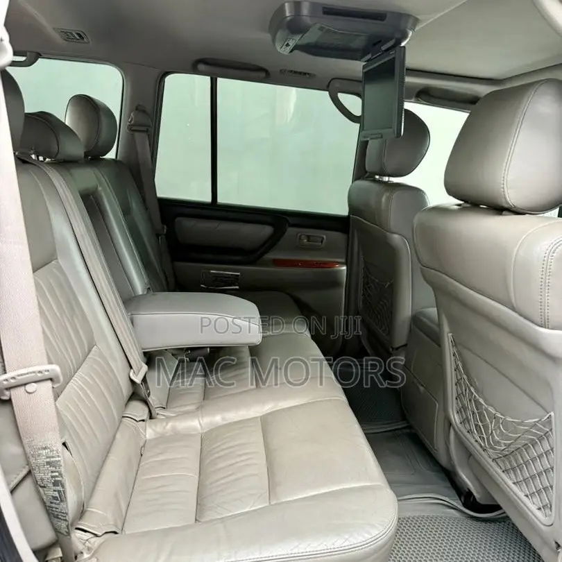 Toyota Land Cruiser 100 4.2 2006 Silver